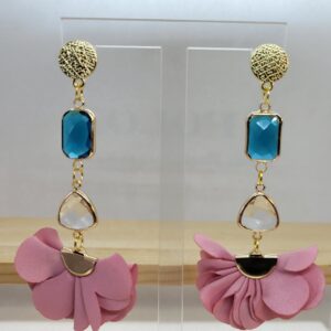 Aros dorados largos con cristales y rosado