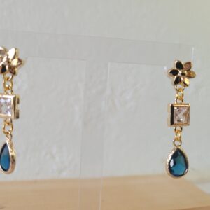 Aros trio dorado y cristal azul
