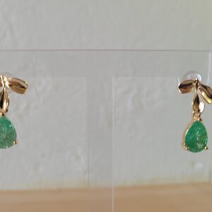 Aros dorados y cristal café verde